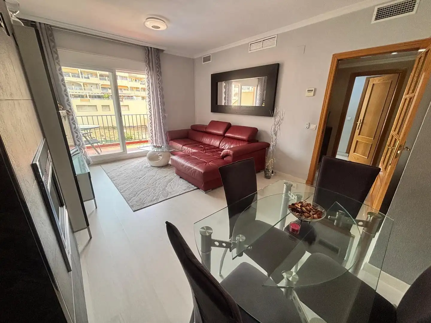 Sala de estar de Apartamento en venta en Benalmádena con Aire acondicionado, Calefacción y Jardín privado