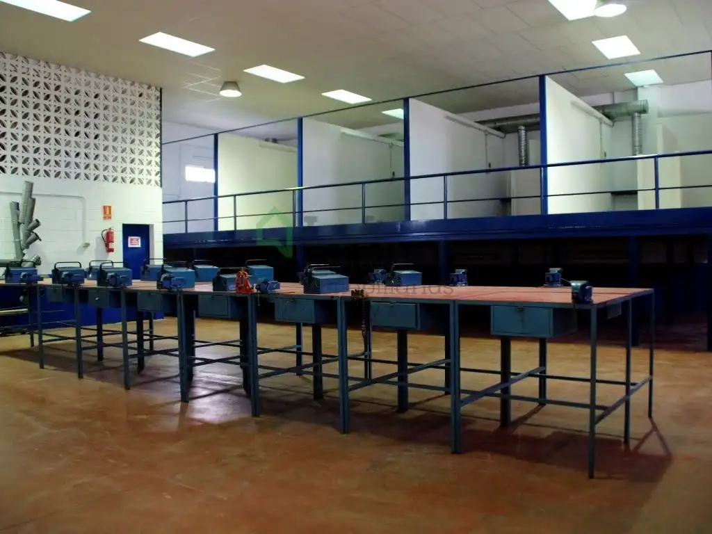 Nau industrial en venda en Badajoz