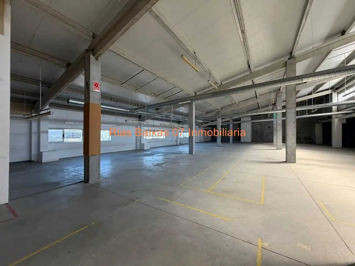 Parking of Industrial buildings for rent in Vigo 