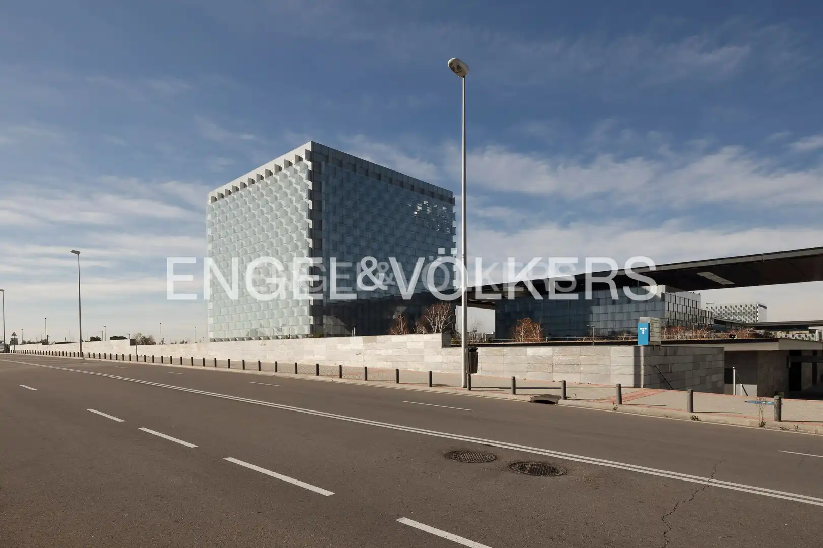 Exterior view of Flat for rent in Madrid  with Heating, Parquet flooring and Swimming Pool
