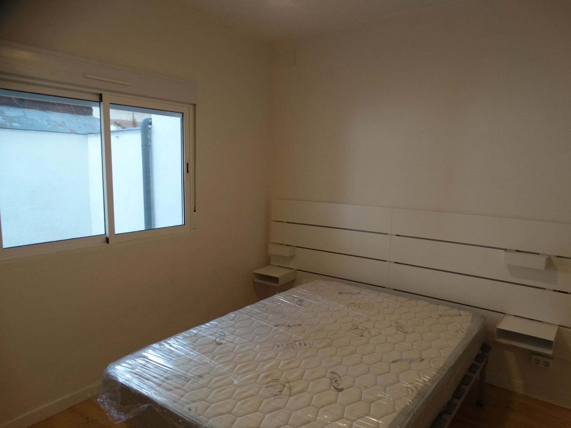 Dormitori de Planta baixa de lloguer en Vilanova i la Geltrú amb Aire condicionat, Moblat i Forn