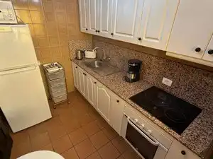 Cuina de Àtic de lloguer en San Bartolomé de Tirajana amb Moblat i Piscina comunitària