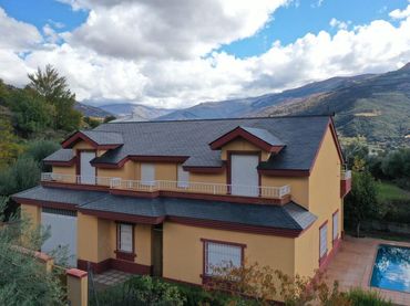 Villa avec balcon à vendre à Calle Fuente 16 Caños