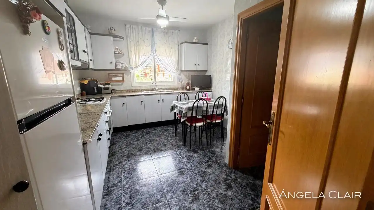 Kitchen of Houses for sale in Sant Vicenç Dels Horts  with Heating, Private garden and Terrace