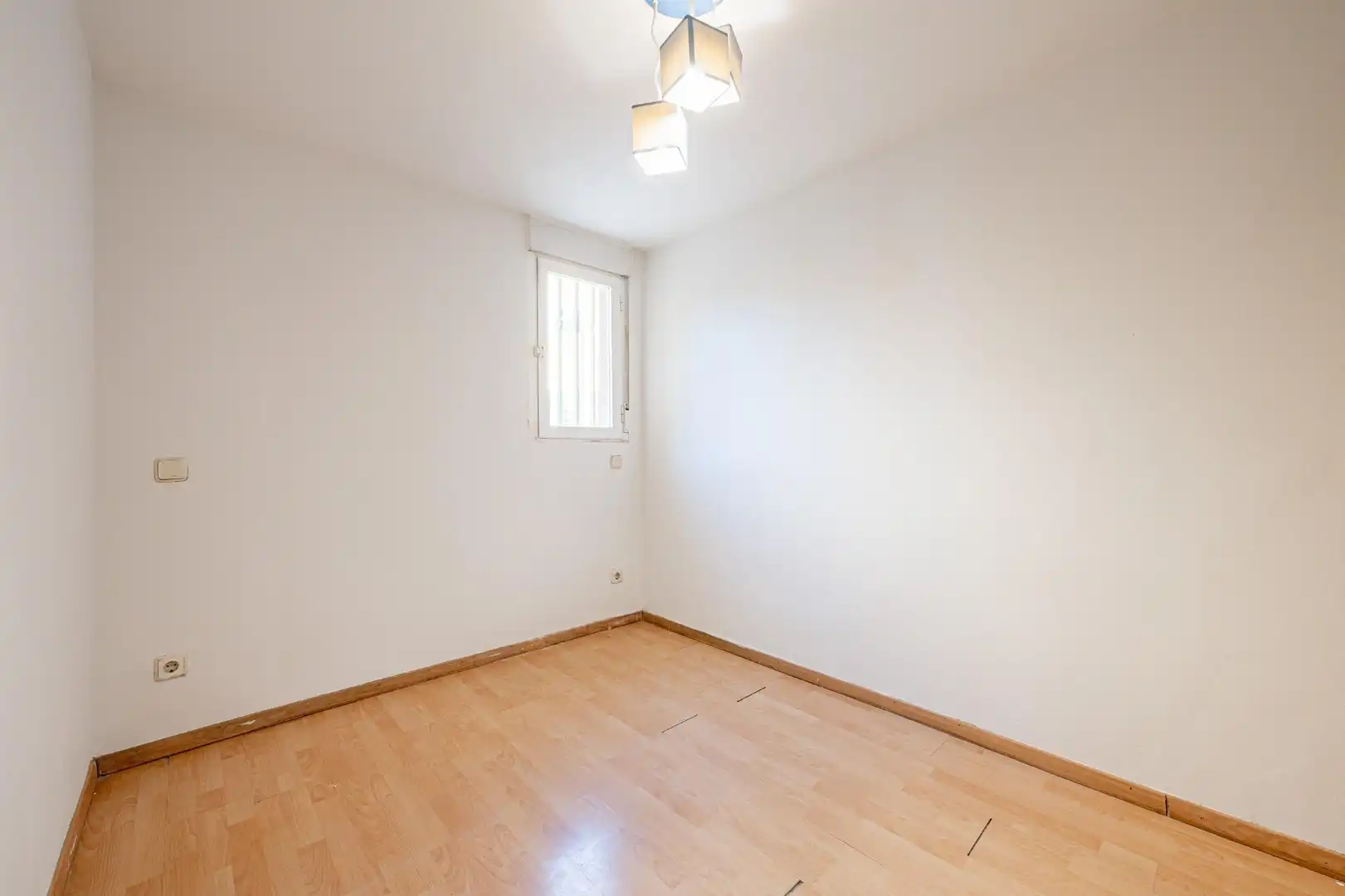 Habitación de Piso en venta en Madrid con Trastero