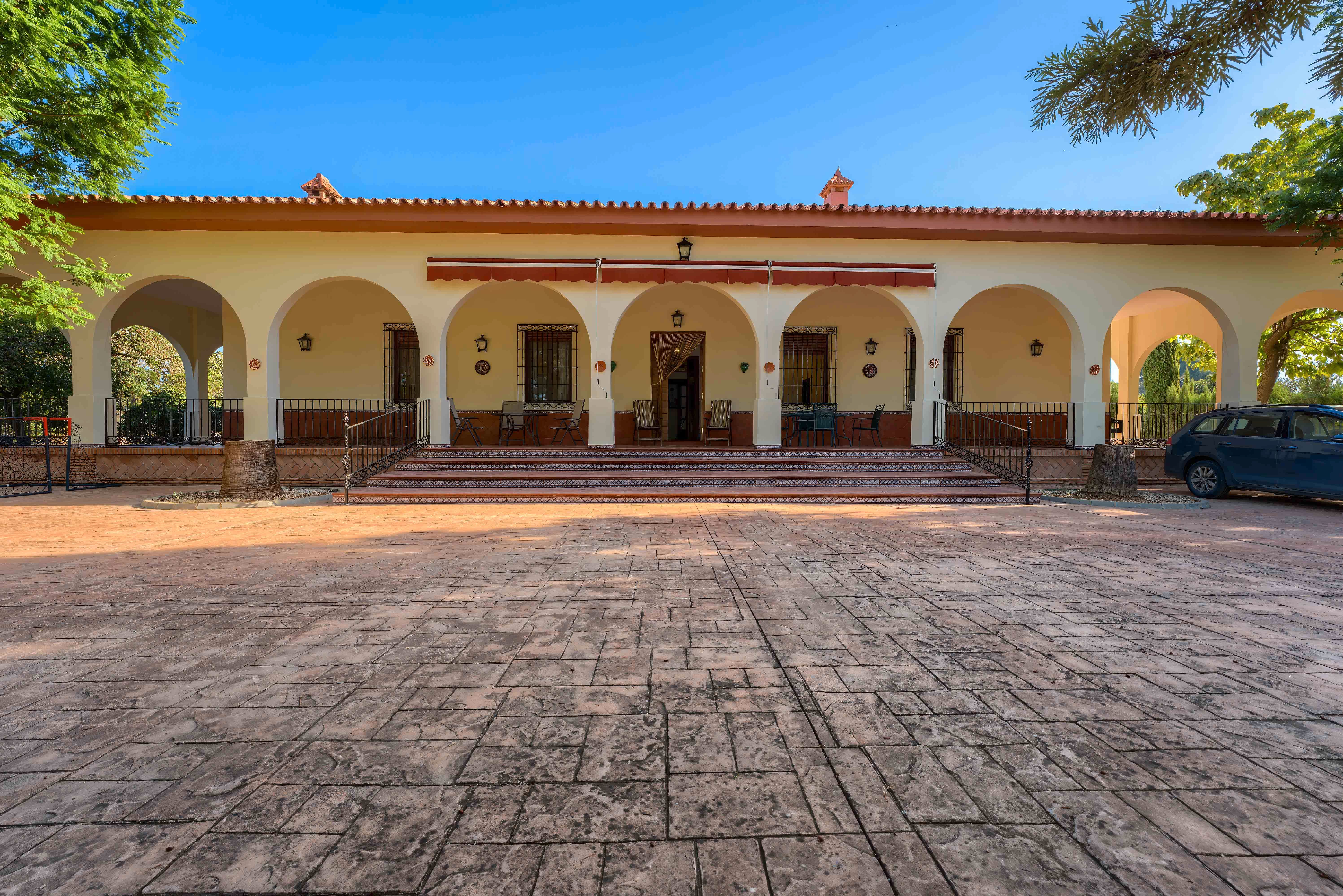 Außenansicht von Country house zum verkauf in Mairena del Alcor mit Privatgarten, Terrasse und Schwimmbad