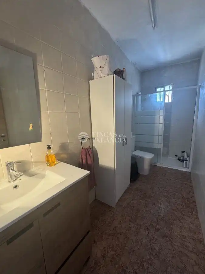 Badezimmer von Haus oder Chalet zum Verkauf in Estivella mit Klimaanlage, Heizung und Terrasse
