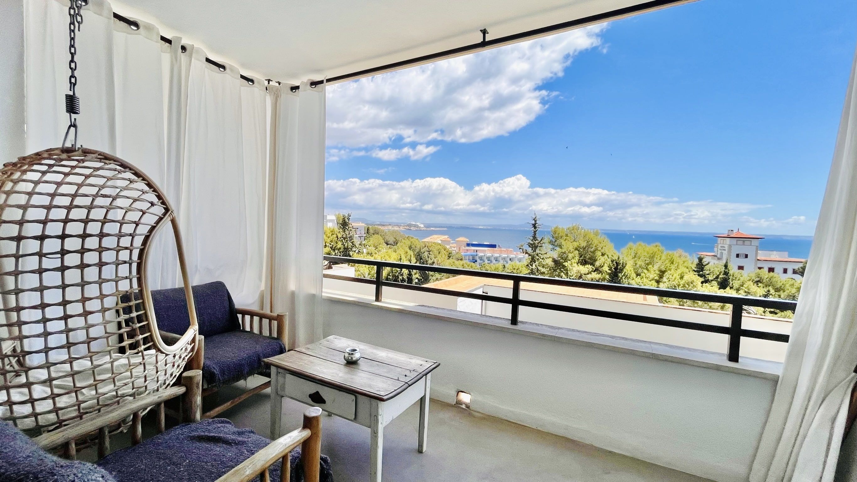 Vista exterior de Apartament de lloguer en Calvià amb Aire condicionat i Piscina comunitària