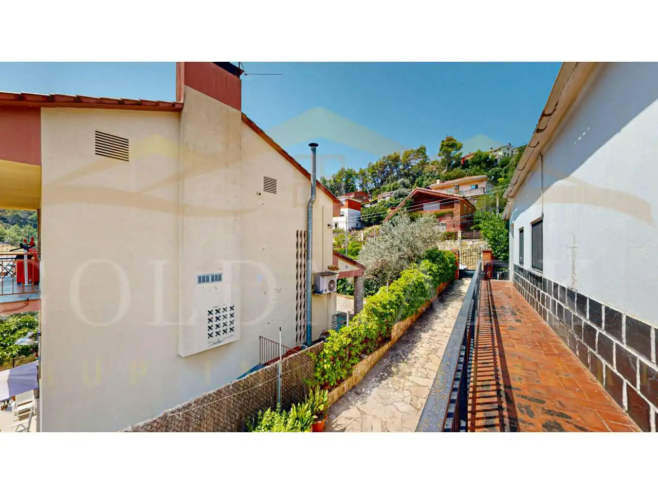 Vista exterior de Casa o xalet en venda en Corbera de Llobregat amb Calefacció, Jardí privat i Terrassa