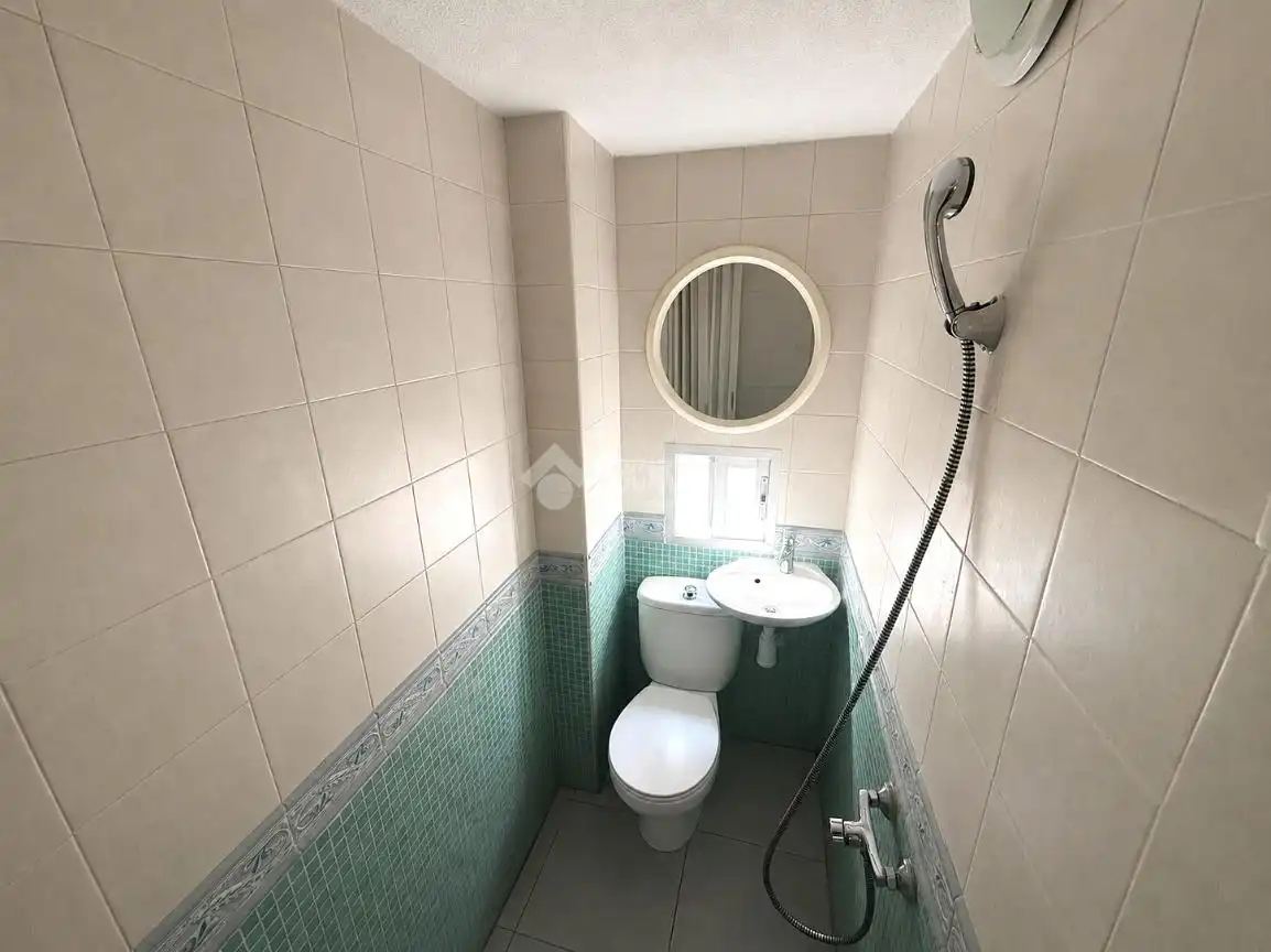 Baño de Local en venta en Puente de Vallecas