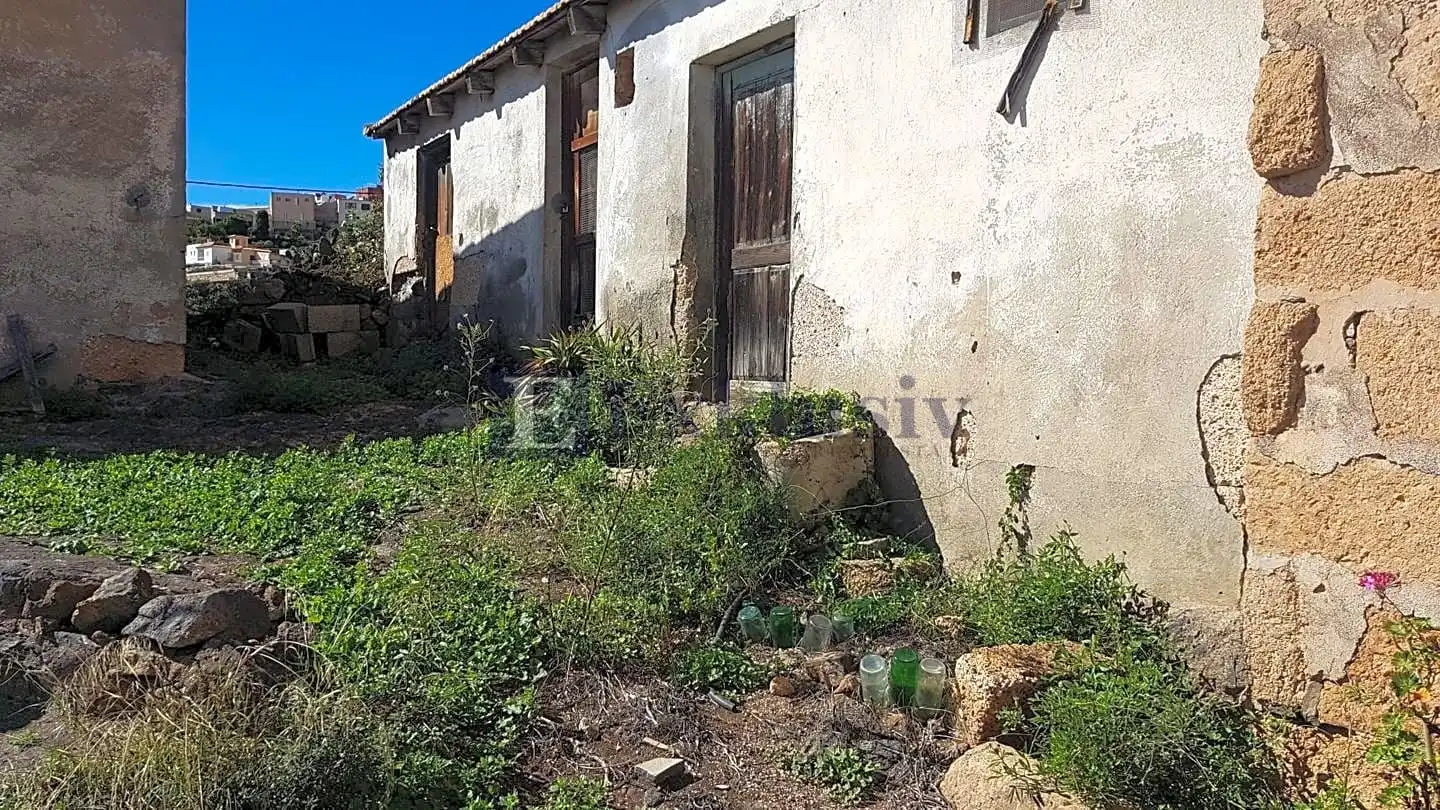 Country homes for sale in Granadilla de Abona  with Private garden