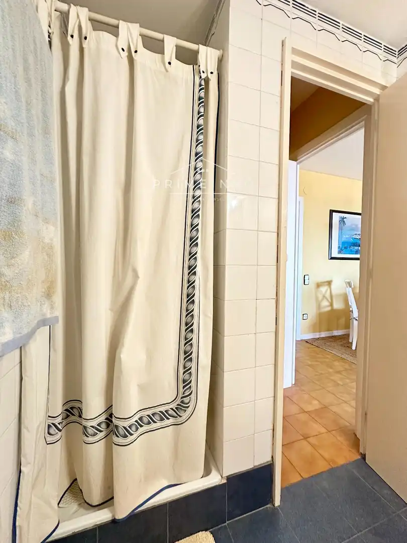 Badezimmer von Dachboden zum Verkauf in L'Ametlla de Mar  mit Terrasse, Abstellraum und Schwimmbad