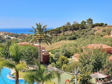 Pis amb piscina en venda a Urb. Reserva de Marbella