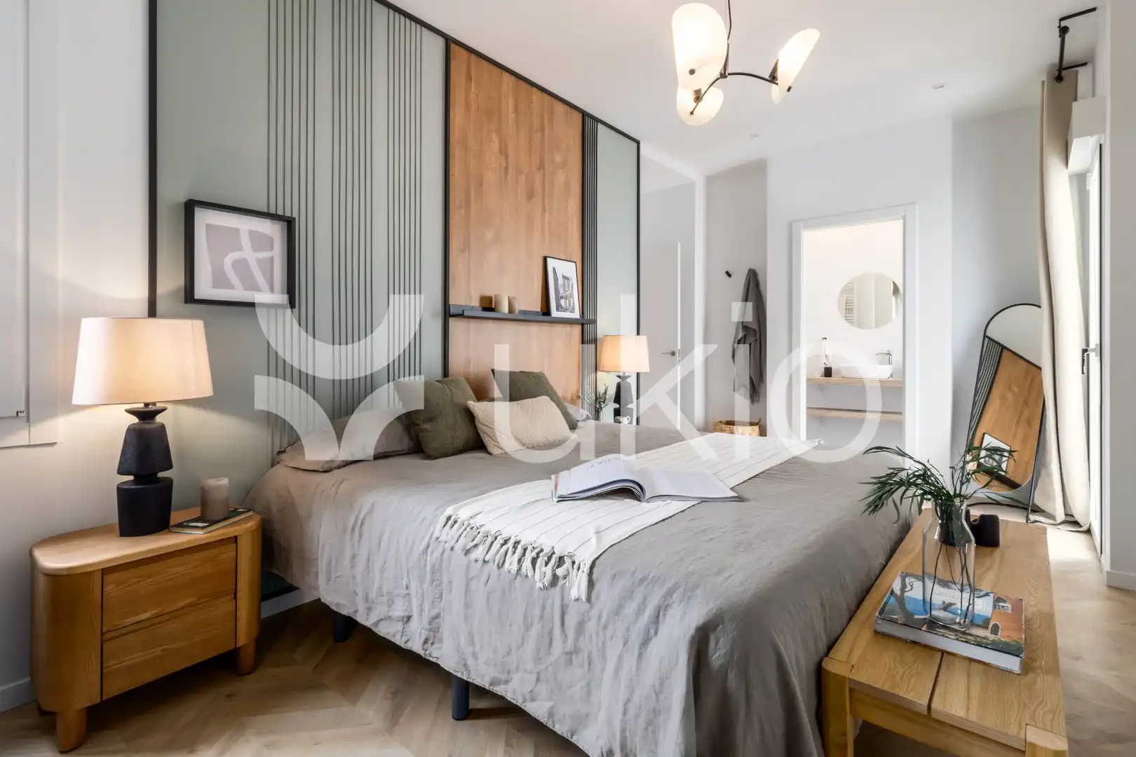 Schlafzimmer von Wohnungen zur Miete in Madrid mit Klimaanlage, Heizung und Terrasse