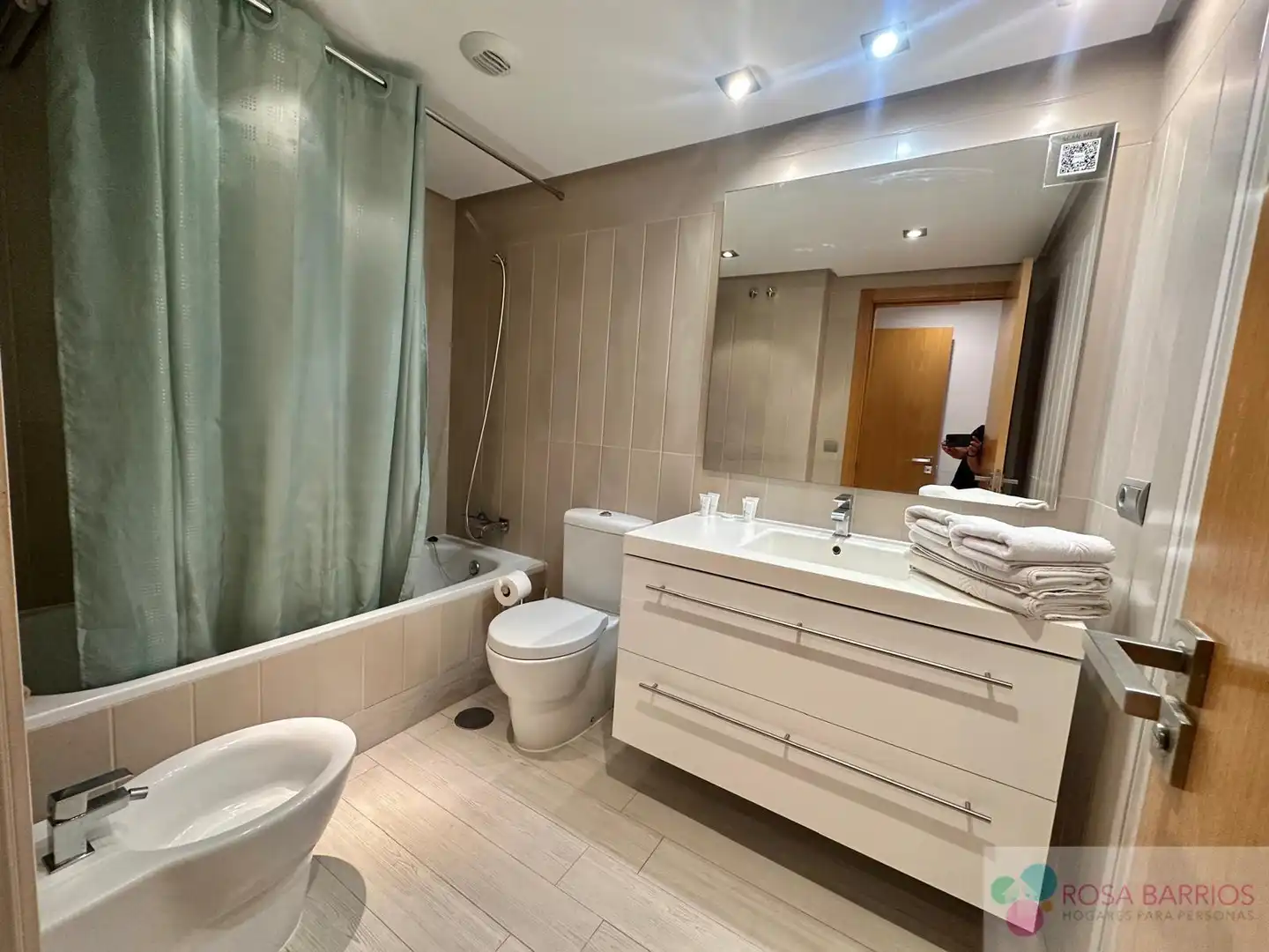 Badezimmer von Dachboden zum Verkauf in Marbella mit Klimaanlage, Terrasse und Möbliert