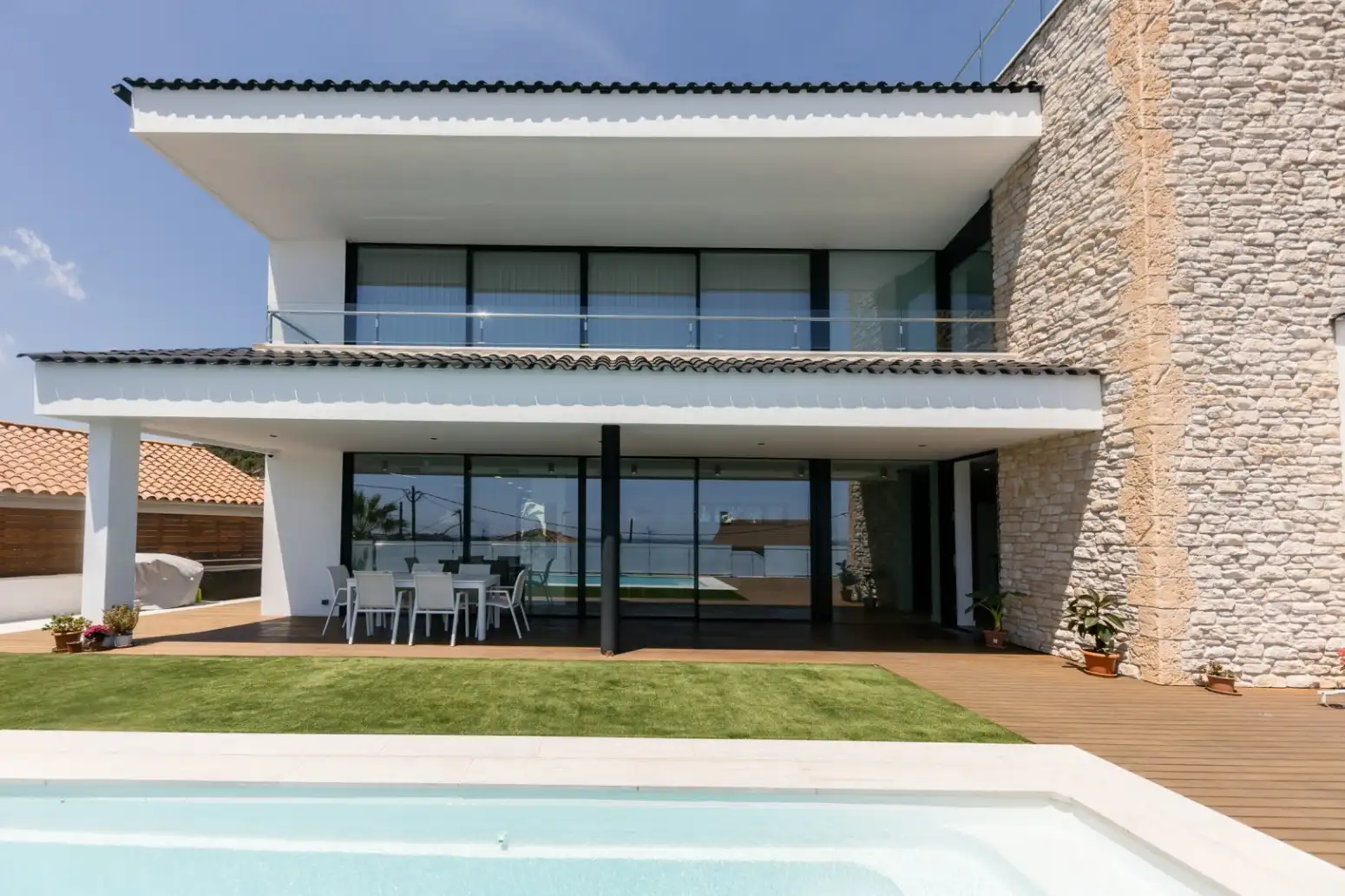 Vista exterior de Casa o xalet en venda en Viladecans amb Aire condicionat, Calefacció i Jardí privat