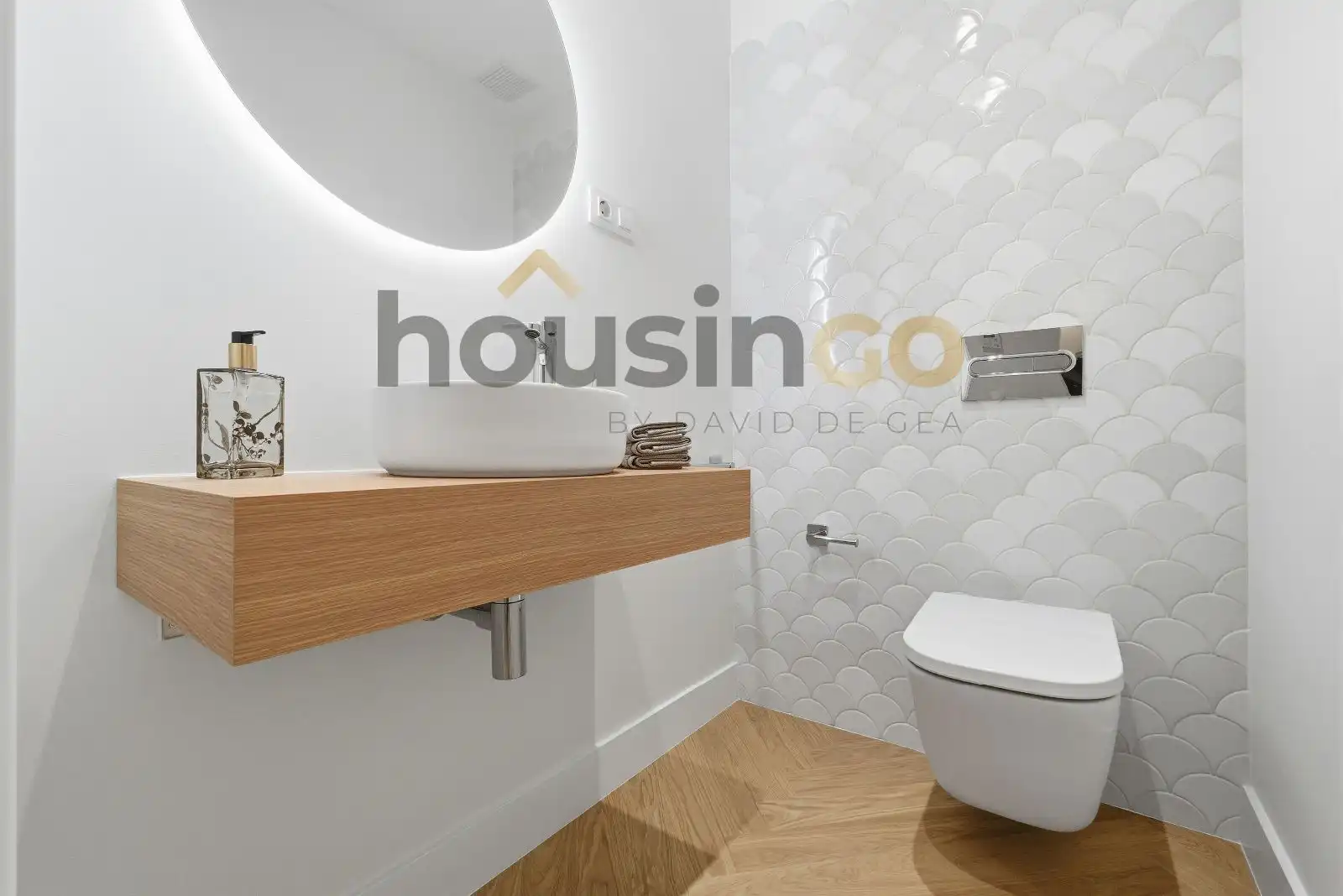 Bathroom of Flat for sale in Madrid  with Air Conditioner, Heating and Parquet flooring
