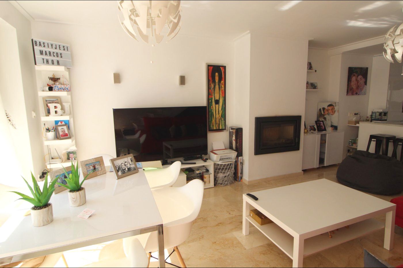 Sala d'estar de Casa adosada en venda en Hondón de las Nieves / El Fondó de les Neus amb Calefacció, Jardí privat i Terrassa