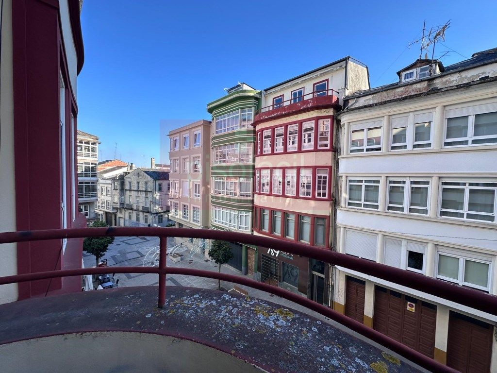 Vista exterior de Piso en venta en Lugo Capital