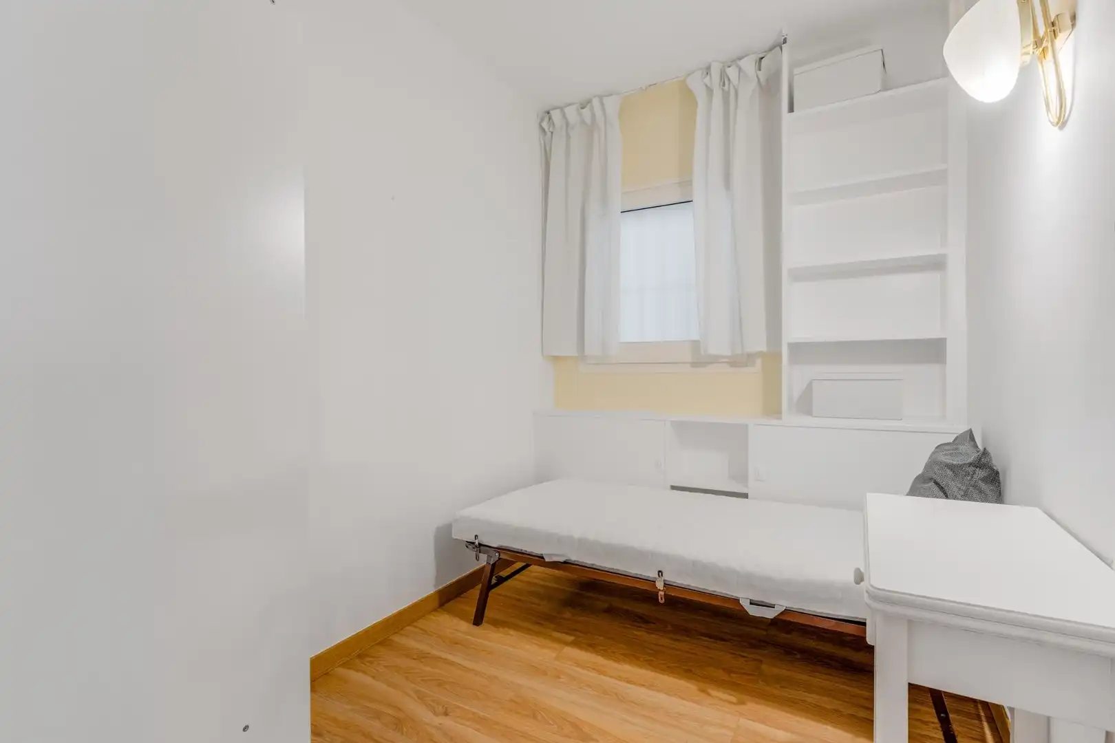 Habitación de Piso en venta en Barcelona con Aire acondicionado y Balcón