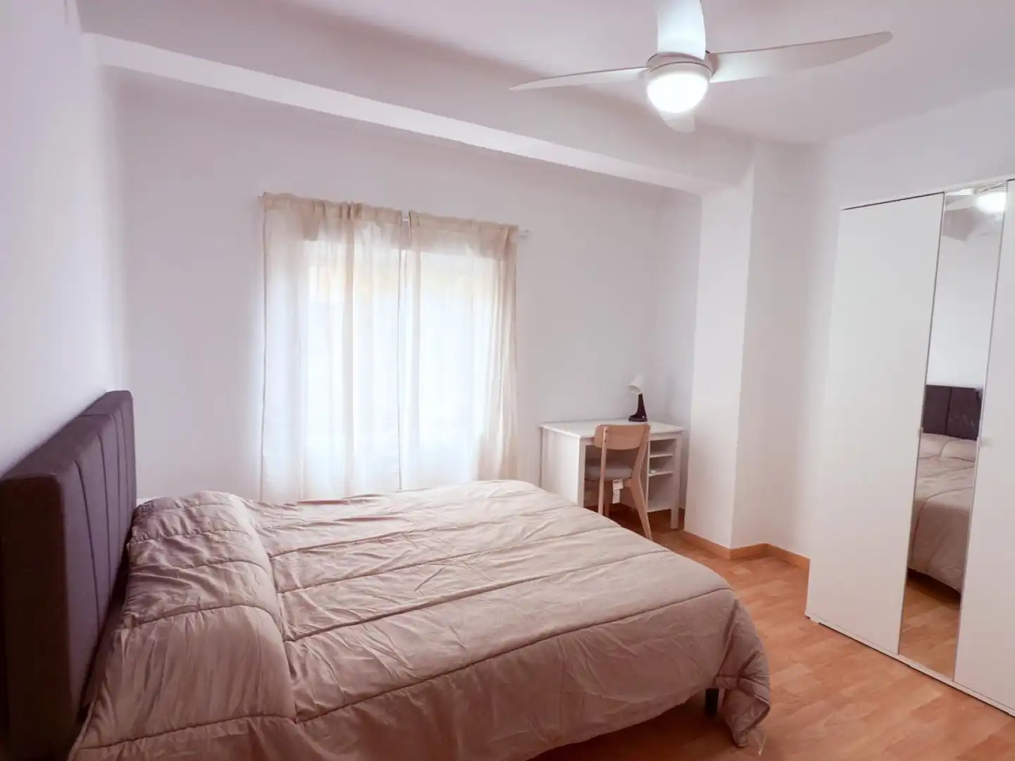 Habitación de Piso de alquiler en Valencia con Aire acondicionado, Calefacción y Parquet