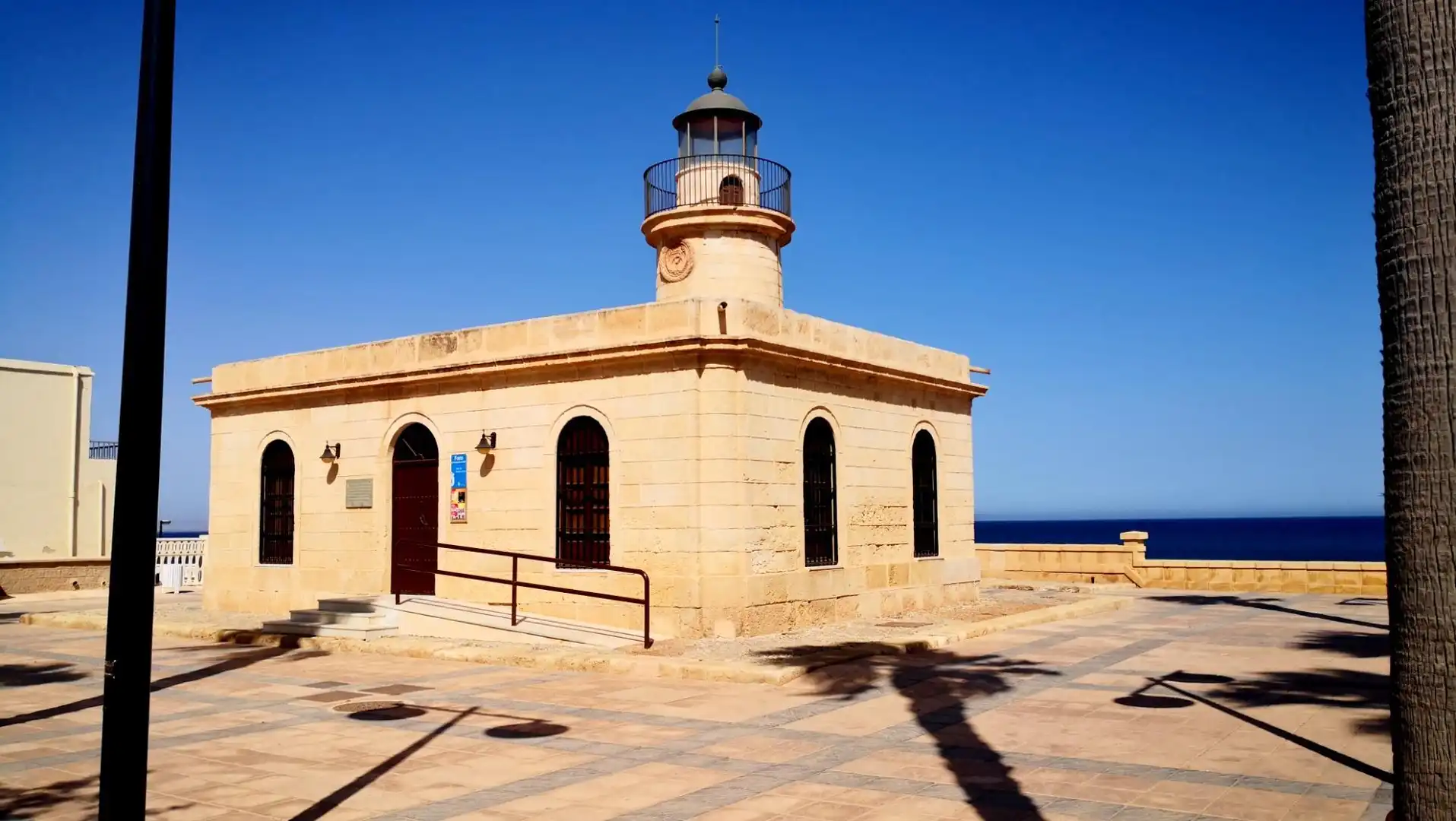 Exterior view of Flat for sale in Roquetas de Mar  with Air Conditioner, Furnished and Community pool