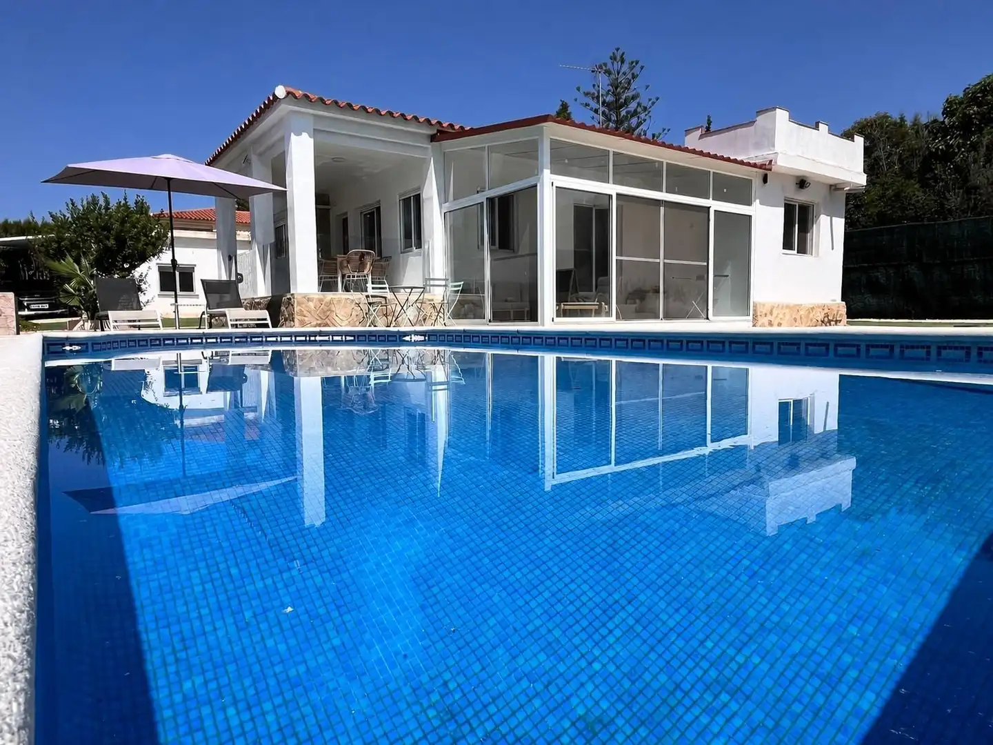 Piscina de Casa o xalet en venda en La Pobla de Vallbona amb Aire condicionat, Calefacció i Jardí privat