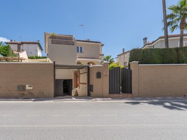 Chalet con piscina en venta en Calle CARMEN MORC PRL