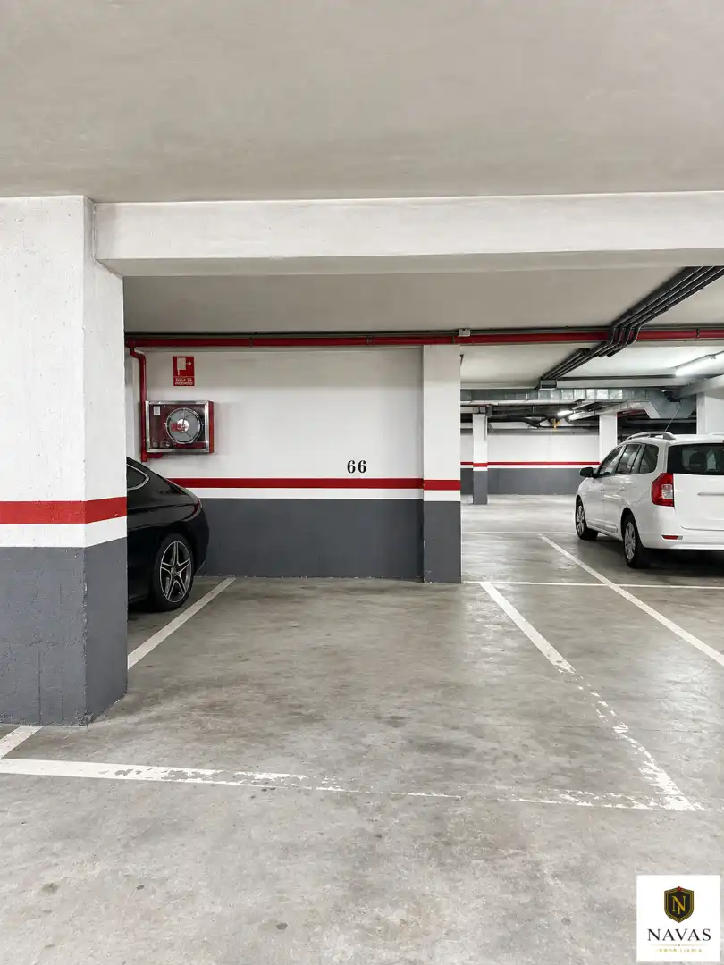 Aparcament de Dúplex en venda en Vigo  amb Calefacció, Traster i Moblat