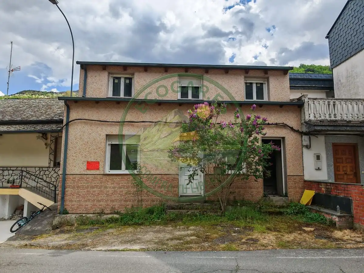 Exterior view of Detached homes for sale in Puente de Domingo Flórez