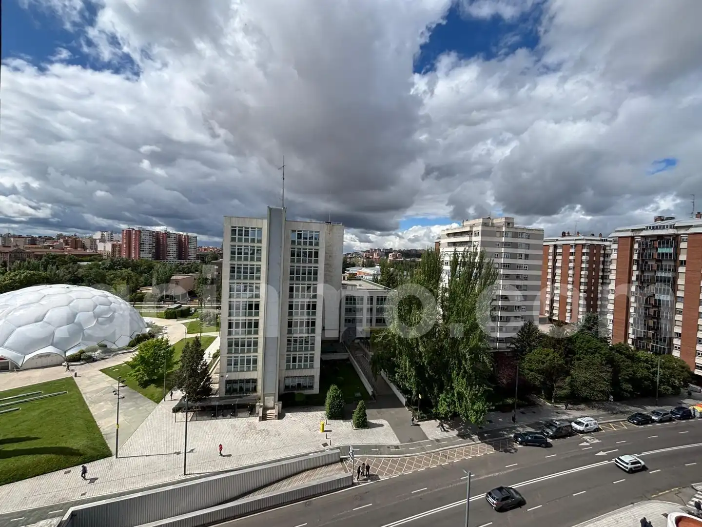 Vista exterior de Piso de alquiler en Valladolid con Calefacción y Terraza