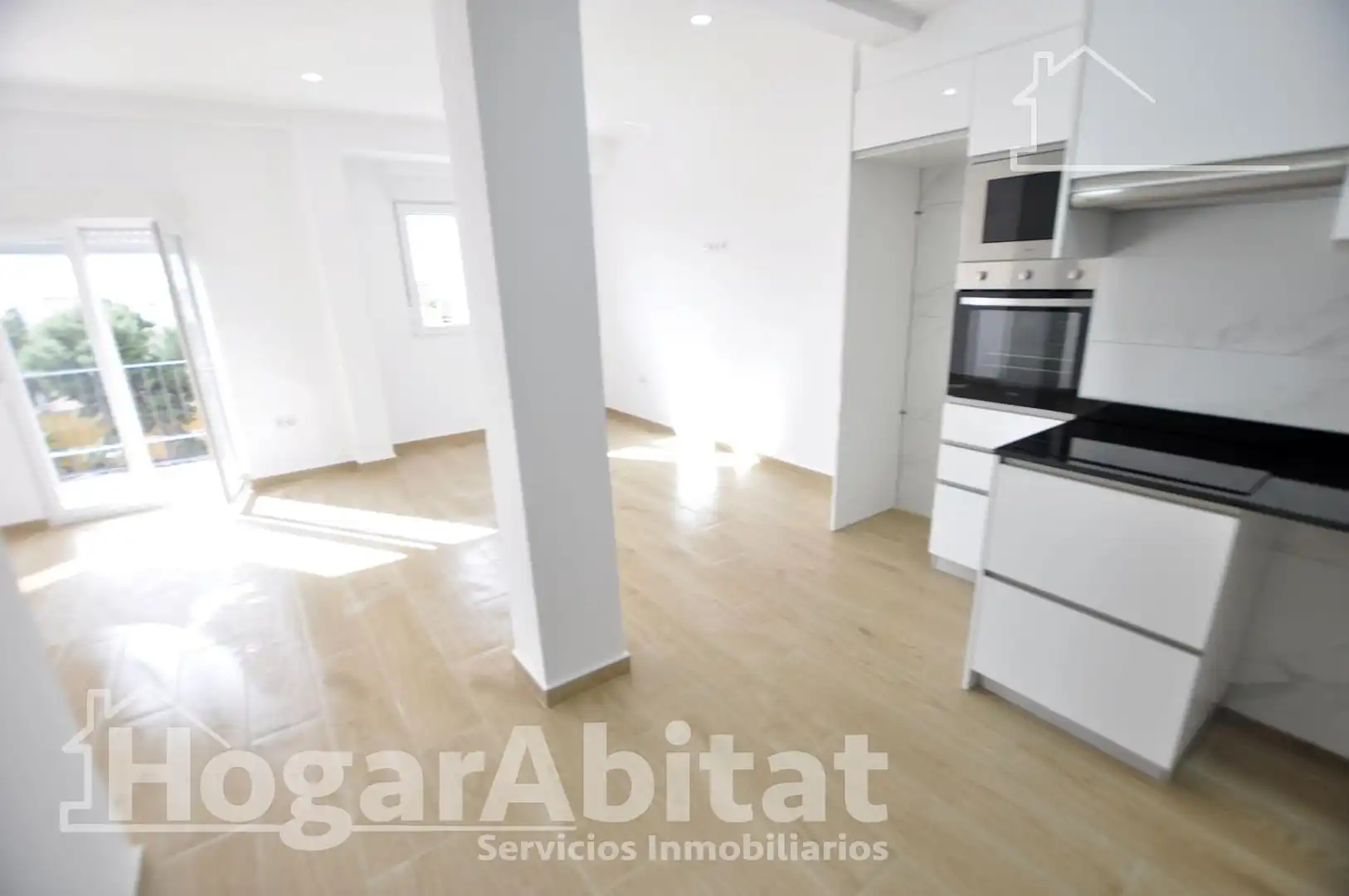 Cocina de Piso en venta en Valencia con Balcón