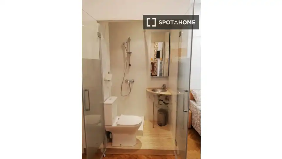Bathroom of Flat for rent in Eixample