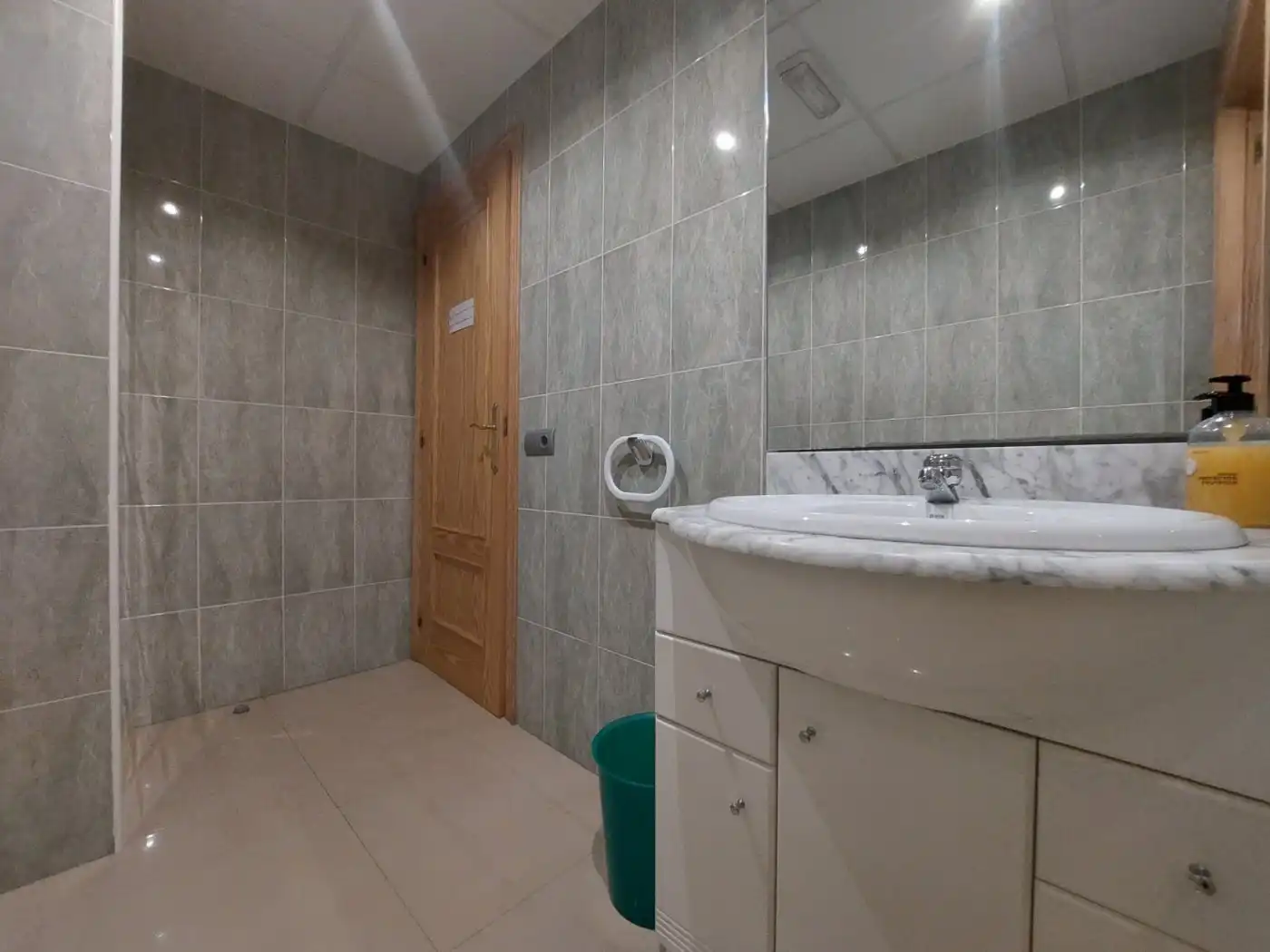 Bathroom of Office for sale in Amposta  with Air Conditioner and Furnished