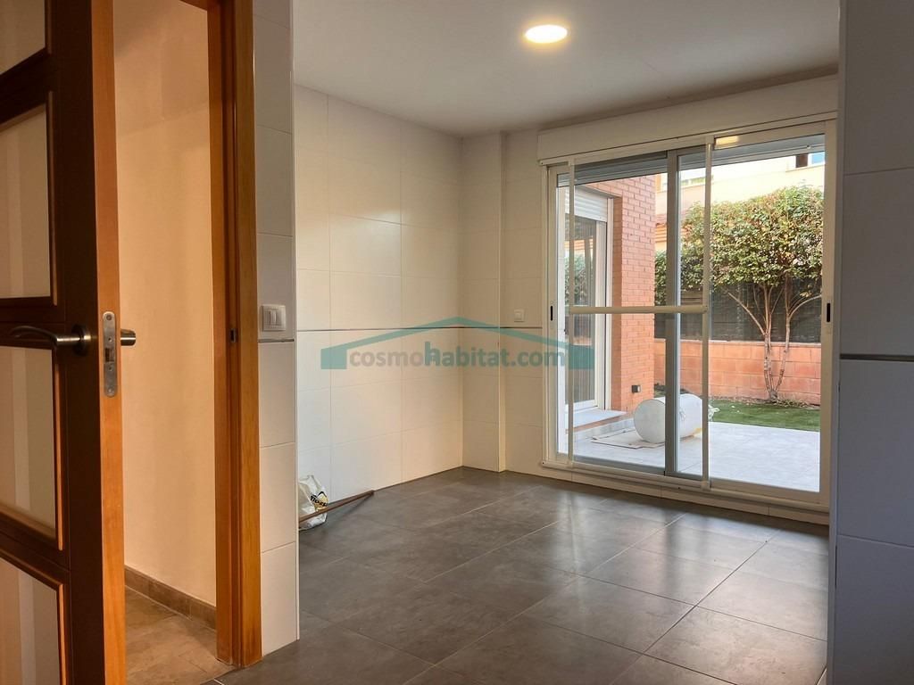 Single-family semi-detached to rent in San Antonio de Benagéber