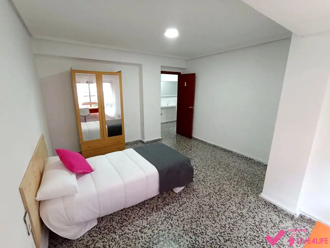 Schlafzimmer von Wohnung zur Miete in Valencia mit Terrasse und Möbliert
