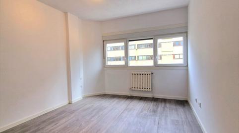 Foto 2 de Piso de alquiler en Calle Mgdo Manuel Artime, San Pablo - Juan Flórez, A Coruña