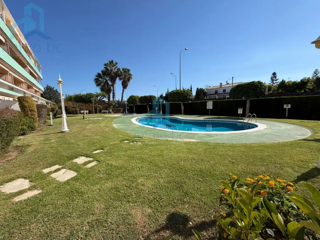 Piscina de Planta baixa en venda en La Pobla de Montornès  