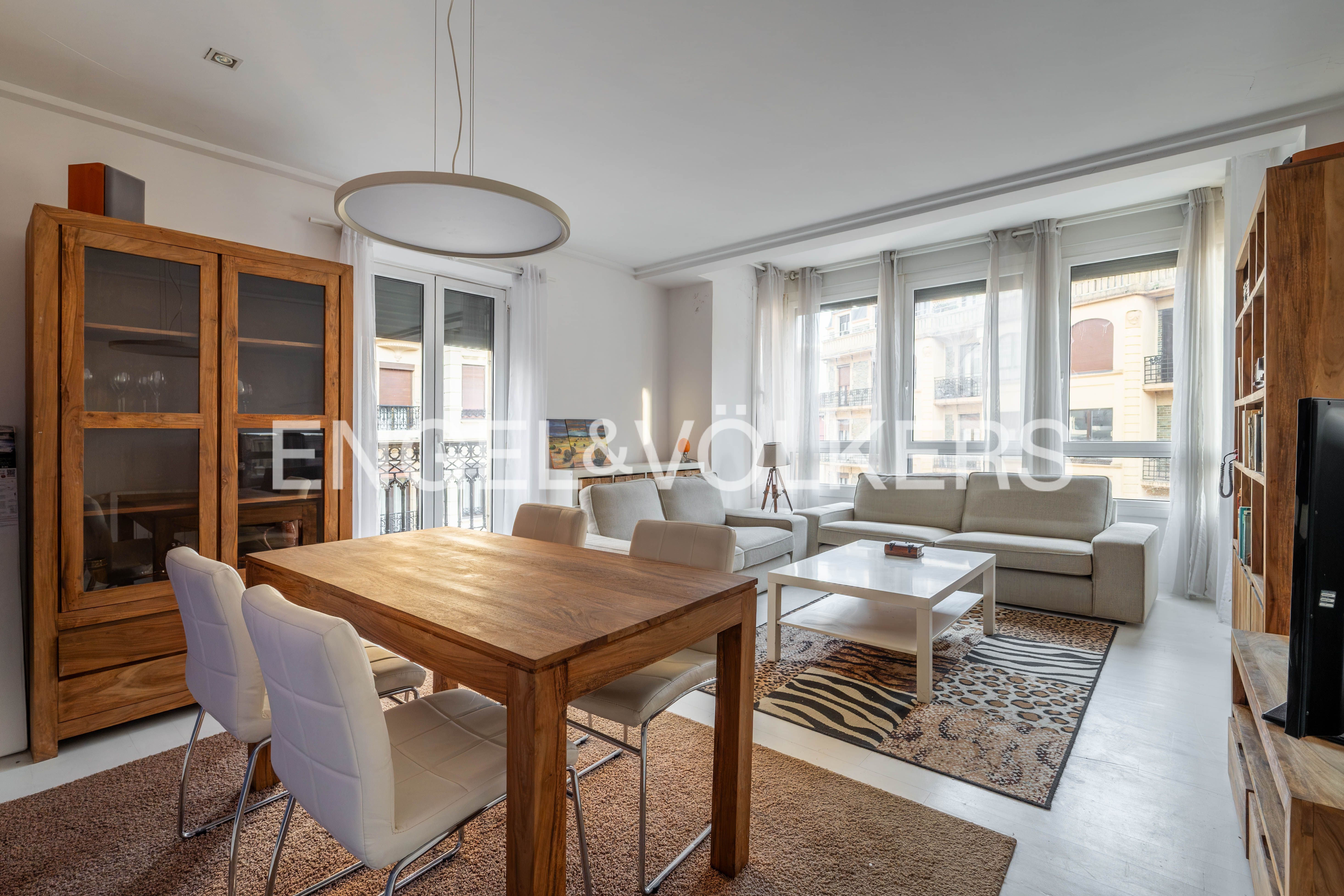 Living room of Flat for sale in Donostia - San Sebastián   with Heating and Balcony