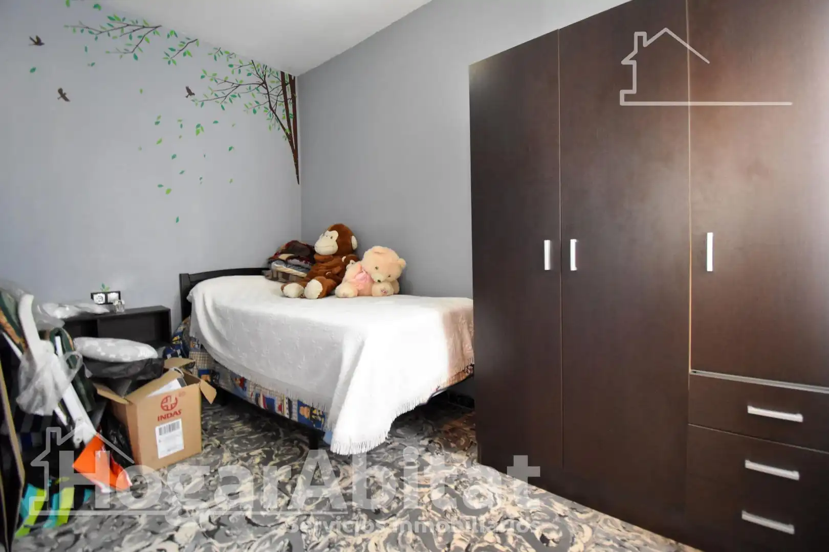 Schlafzimmer von Dachboden zum Verkauf in Oliva mit Terrasse und Möbliert