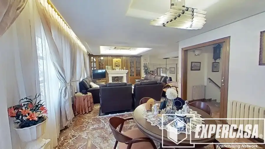 Sala d'estar de Casa o xalet en venda en Burjassot amb Aire condicionat, Calefacció i Terrassa