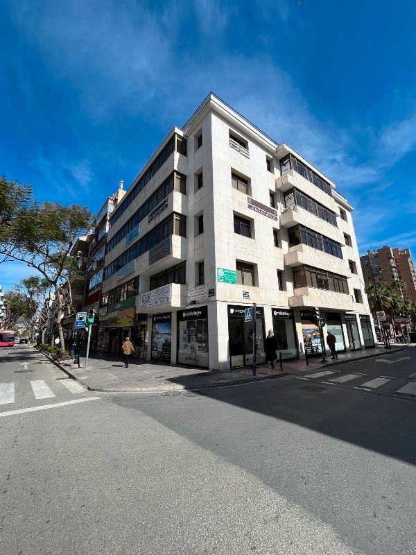 Oficina de lloguer a Avenida Ramón y Cajal, 2, Puerto Deportivo
