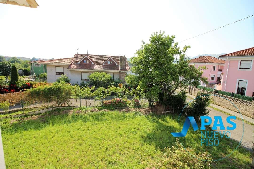 Jardí de Casa o xalet en venda en Torrelavega  amb Jardí privat
