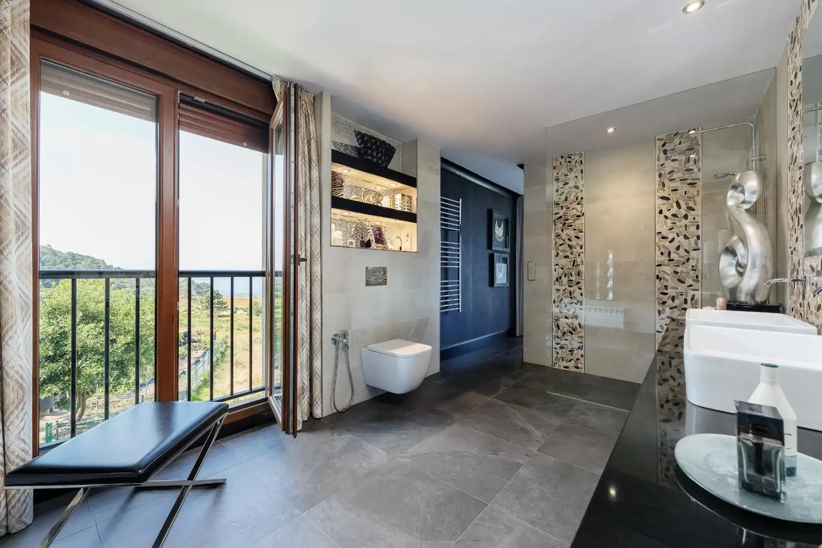 Bathroom of Houses for sale in Oia  with Air Conditioner, Heating and Private garden