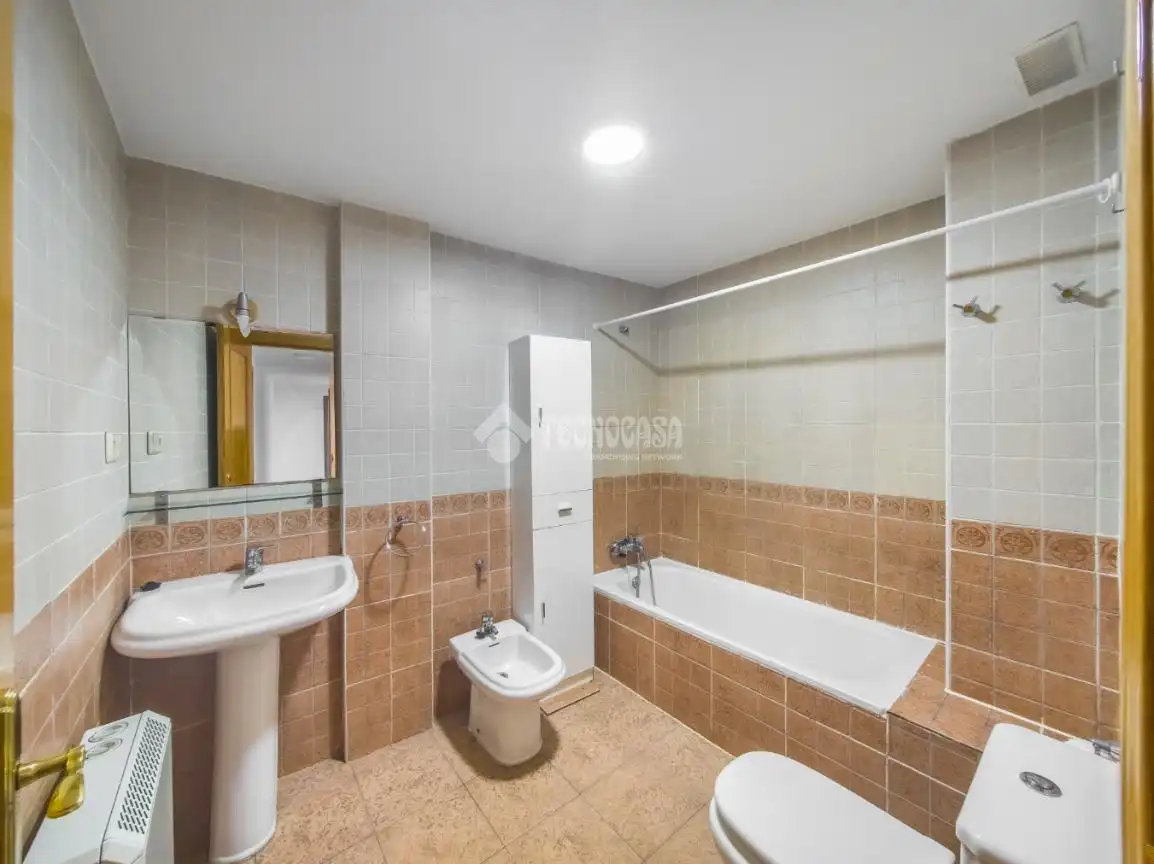 Baño de Piso en venta en Campo Real con Balcón
