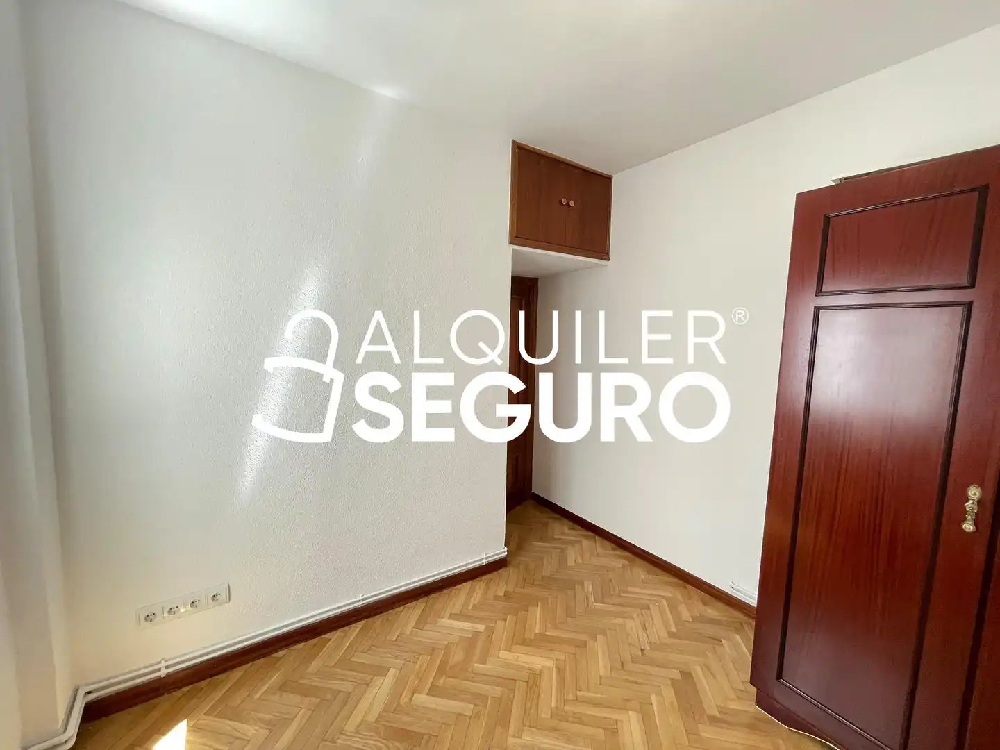 Bedroom of Flat for rent in Madrid  with Air Conditioner, Heating and Terrace