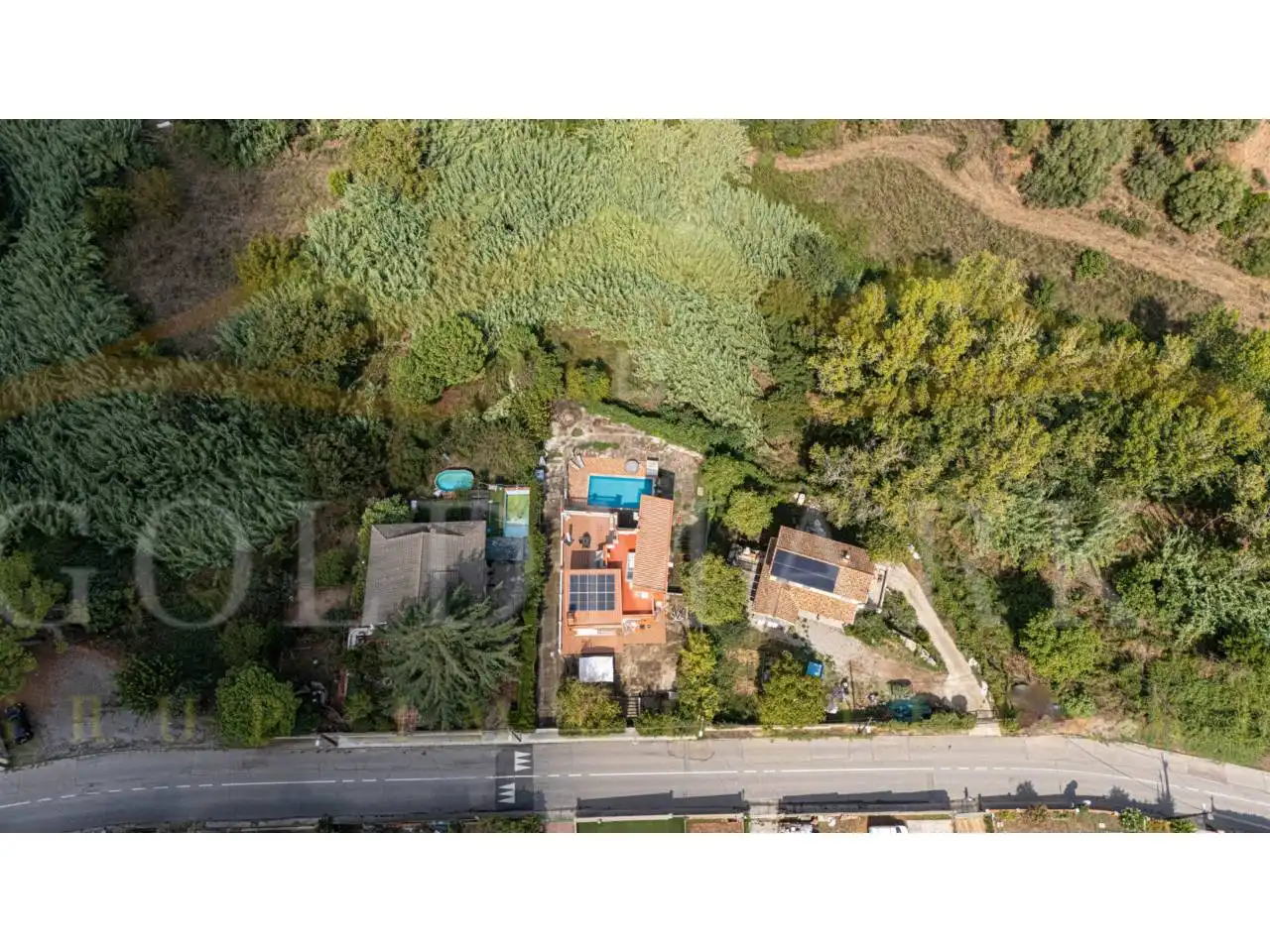 Vista exterior de Casa o xalet en venda en Corbera de Llobregat amb Aire condicionat, Calefacció i Jardí privat