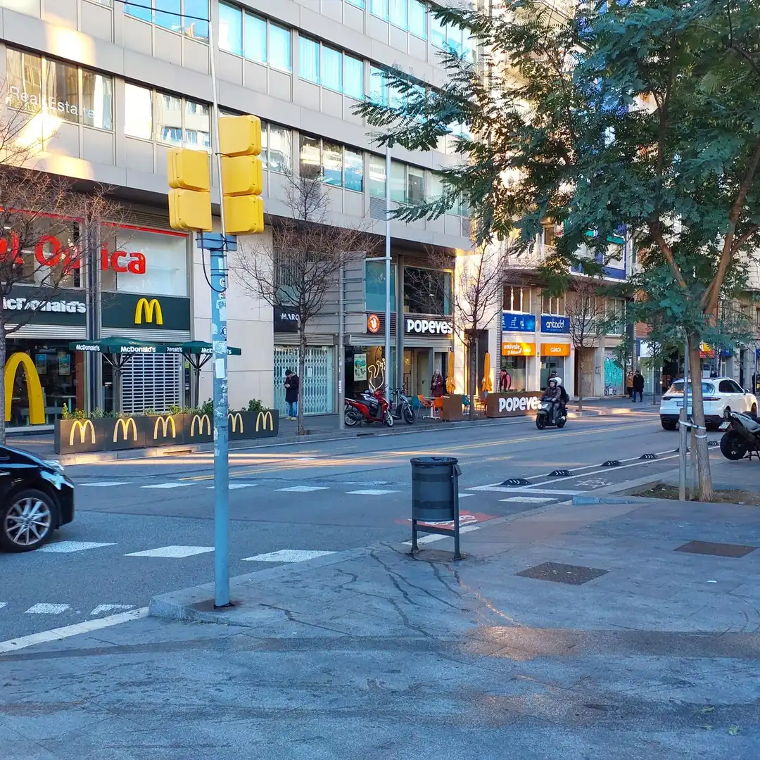 Vista exterior de Local de lloguer en  Barcelona Capital