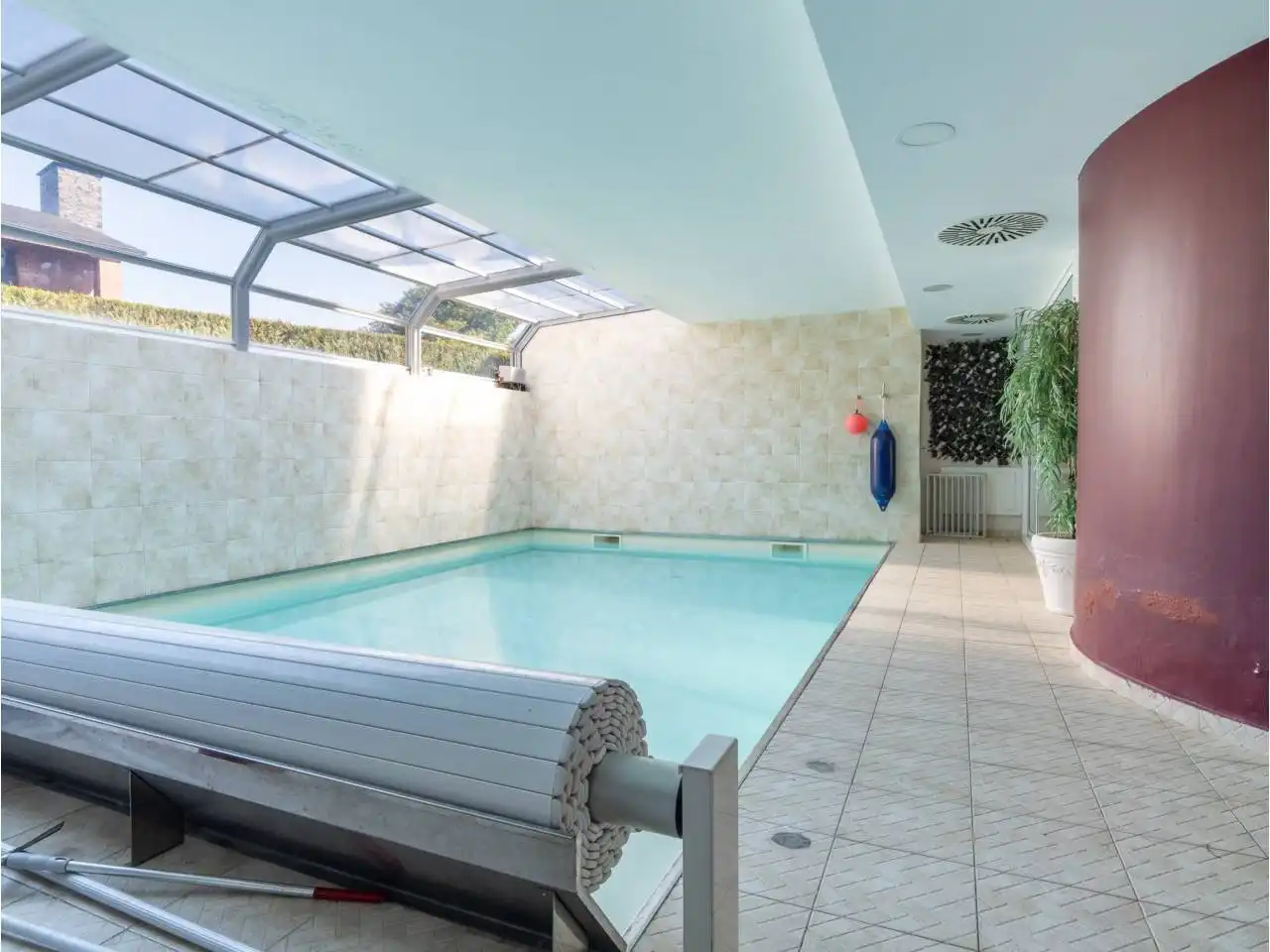 Piscina de Casa o xalet en venda en Donostia - San Sebastián  amb Aire condicionat, Calefacció i Jardí privat