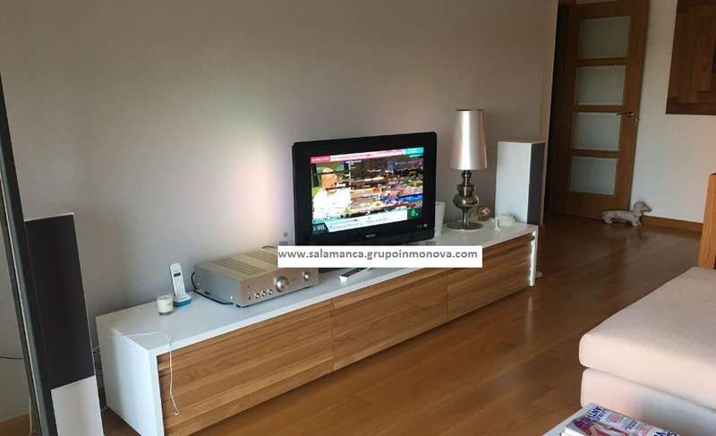 Wohnzimmer von Dachboden zum verkauf in Villamayor mit Heizung, Terrasse und Abstellraum